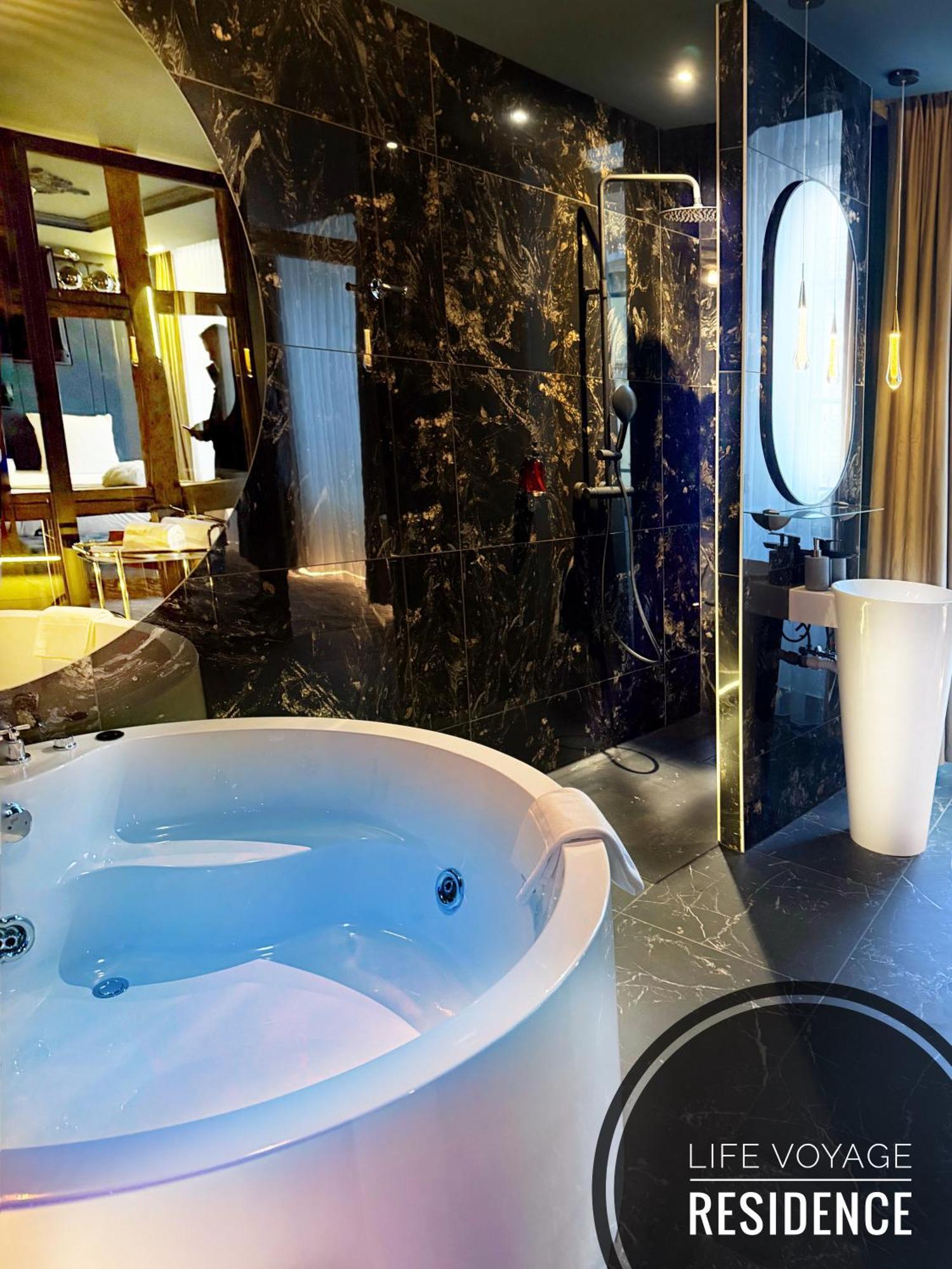 Life Voyage Residence & Spa - Strasbourg'S City Center Luxury Experience Kültér fotó